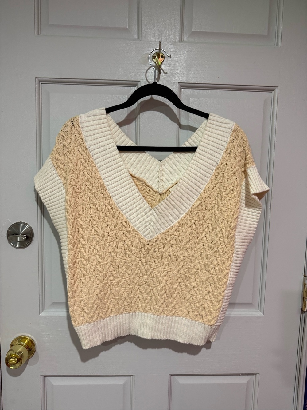 Promesa Cream and Beige V-Neck Cable Knit Sleeveless Sweater Vest
